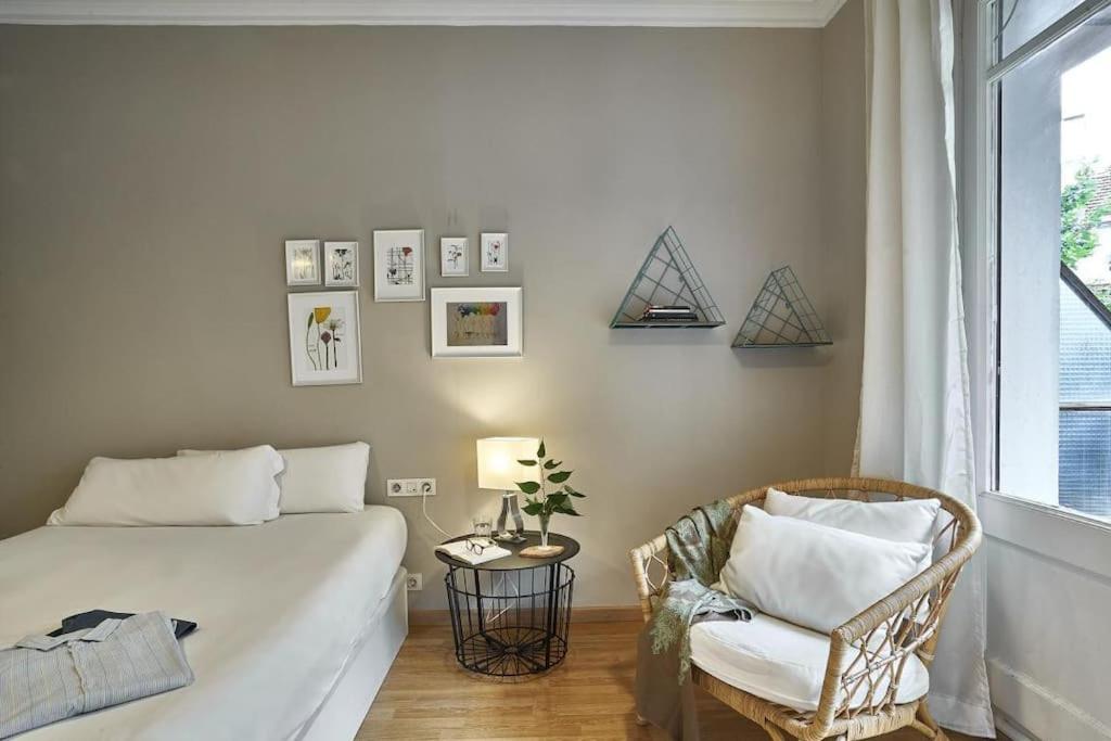 Magnificent 4 Bedroom Apartment In Eixample Barcelona Exterior photo