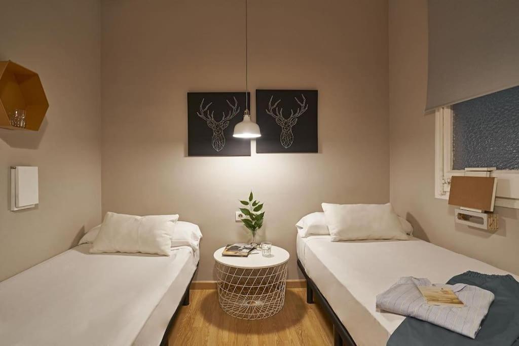 Magnificent 4 Bedroom Apartment In Eixample Barcelona Exterior photo