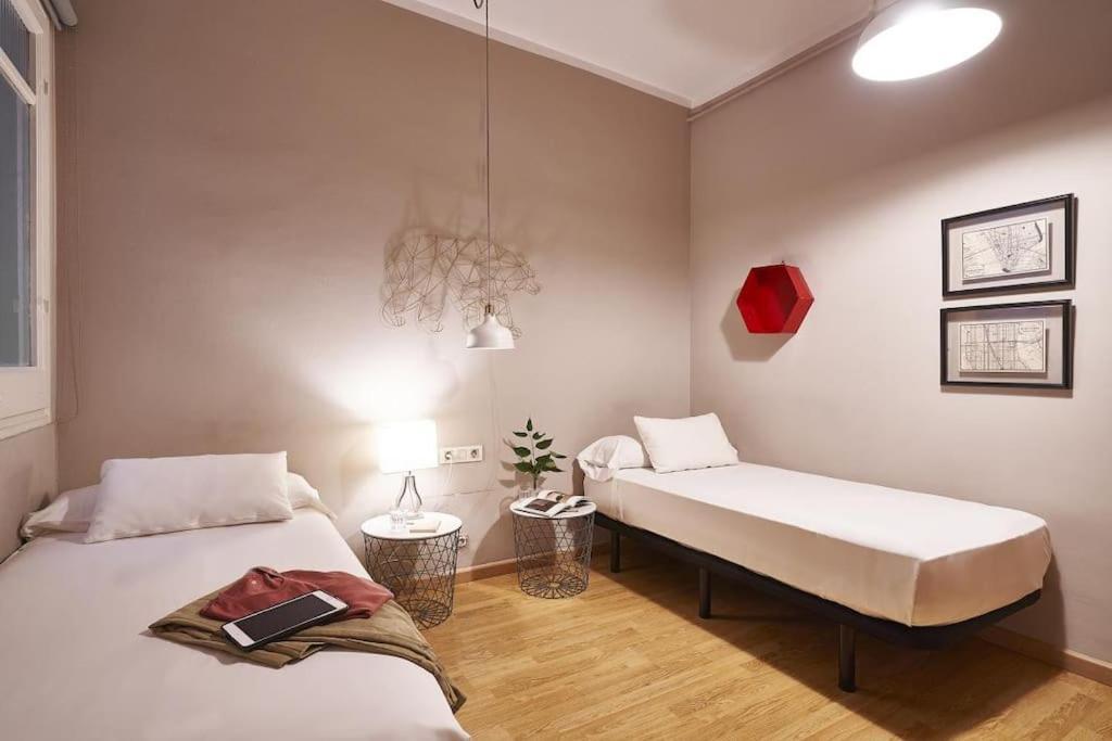 Magnificent 4 Bedroom Apartment In Eixample Barcelona Exterior photo