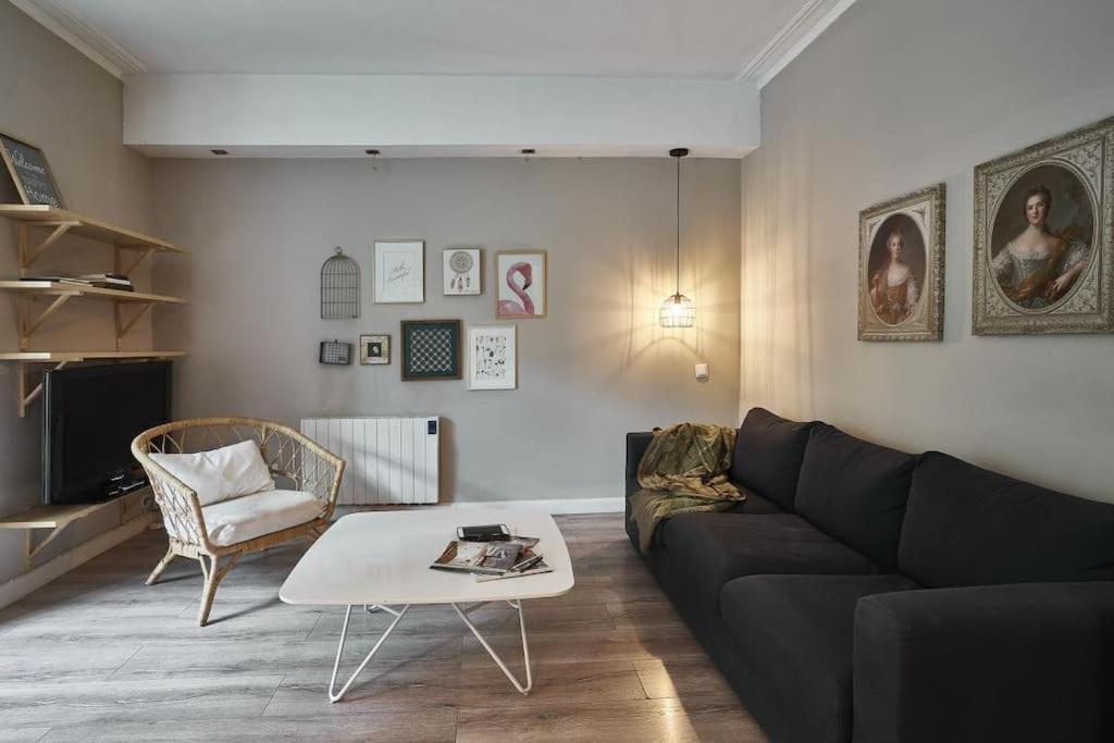 Magnificent 4 Bedroom Apartment In Eixample Barcelona Exterior photo
